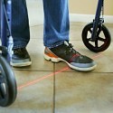  Dispositivo a laser ajuda doentes de Parkinson a recuperar mobilidade