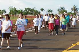 Caminhadas regulares podem ajudar rejuvenescimento do cérebro