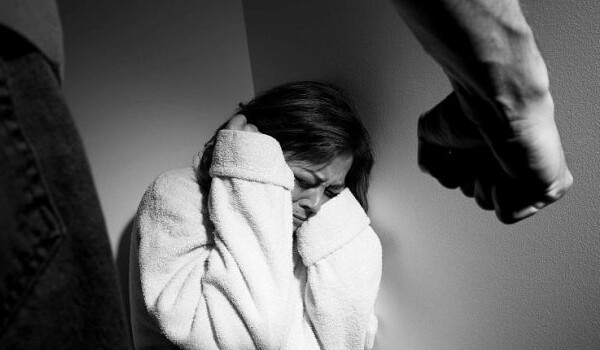 Governo estuda criminalização da perseguição obsessiva conhecida por stalking