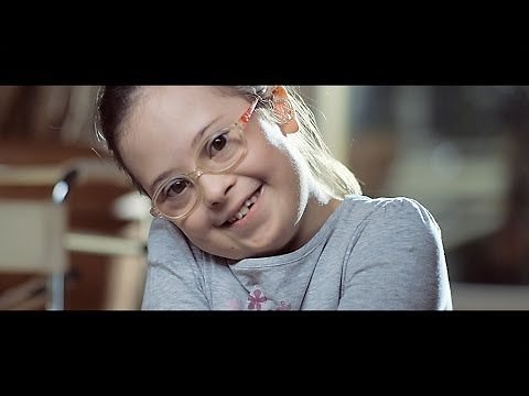 Não tenha medo de filho especial, pedem jovens com Síndrome de Down.