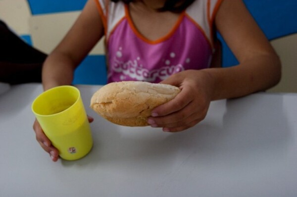 Além das famílias pobres, associação de Coimbra apoia as de classe média alta