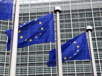 Comissão Europeia abre concurso para 1300 estágios remunerados	 ( 1,176,83 euros)