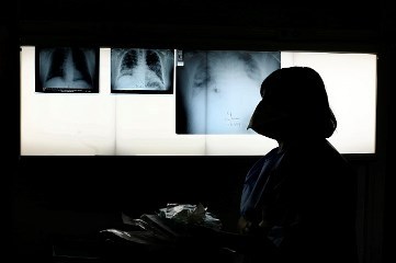 AMI pede radiografias usadas para financiar centro social