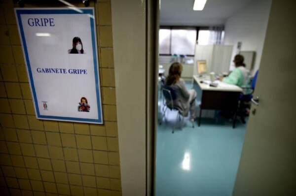 Hospitais libertam camas de casos sociais para antecipar surto de gripe mais forte